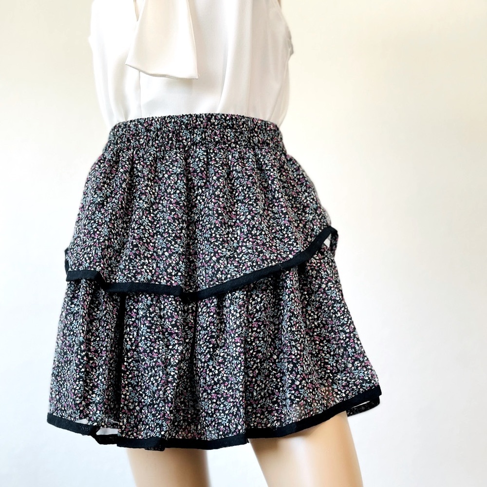 💕ALLISON New York💕 Floral Mini Skirt Size (M) Elastic Waist.